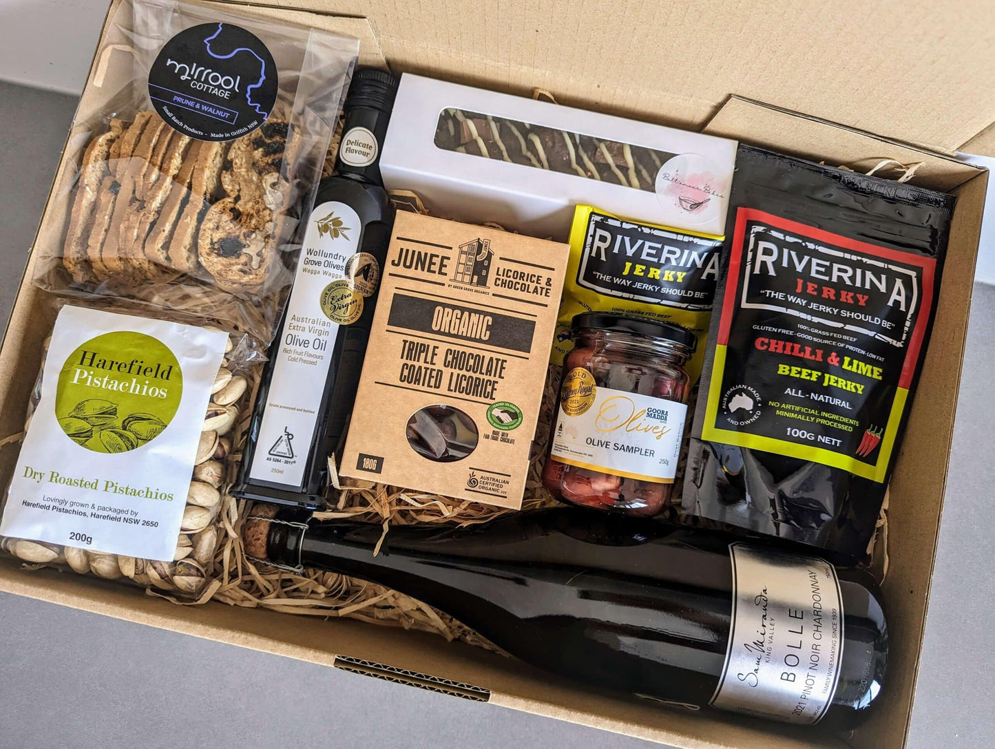 Gourmet Luxuries Hamper Medium (posted) image 0