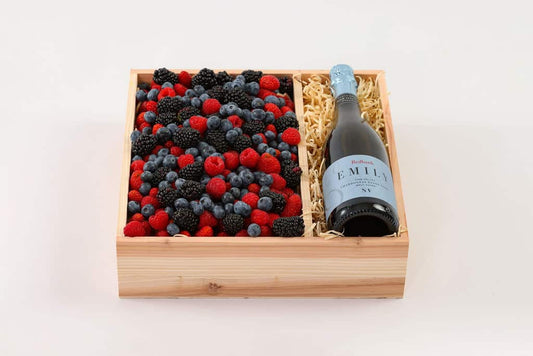Champagne & Berries Hamper image 2